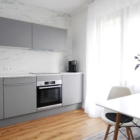 Apartment Mit Balkon Und Privatparkplatz Augsburg Eksteriør billede