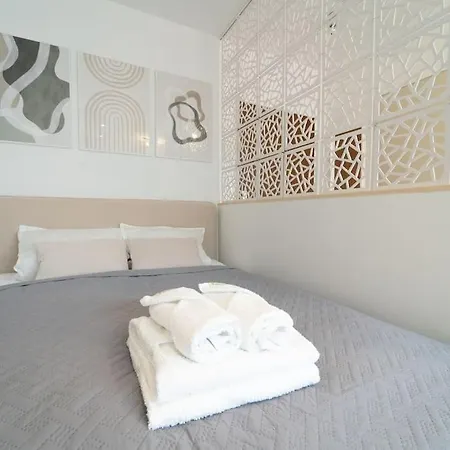 Apartment Mit Balkon Und Privatparkplatz Augsburg Eksteriør billede