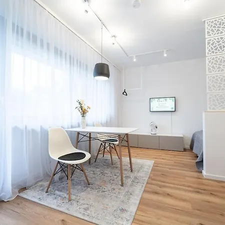 Apartment Mit Balkon Und Privatparkplatz Augsburg Eksteriør billede