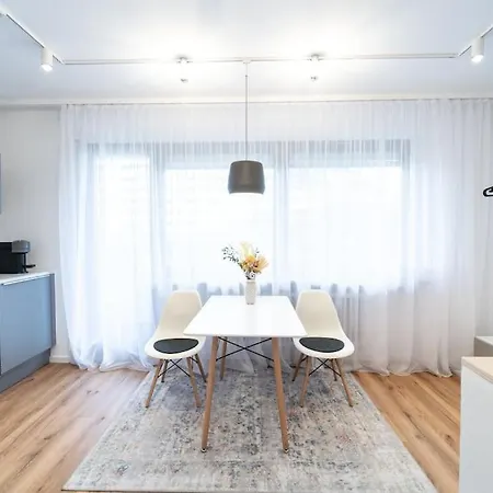 Apartment Mit Balkon Und Privatparkplatz Augsburg Eksteriør billede