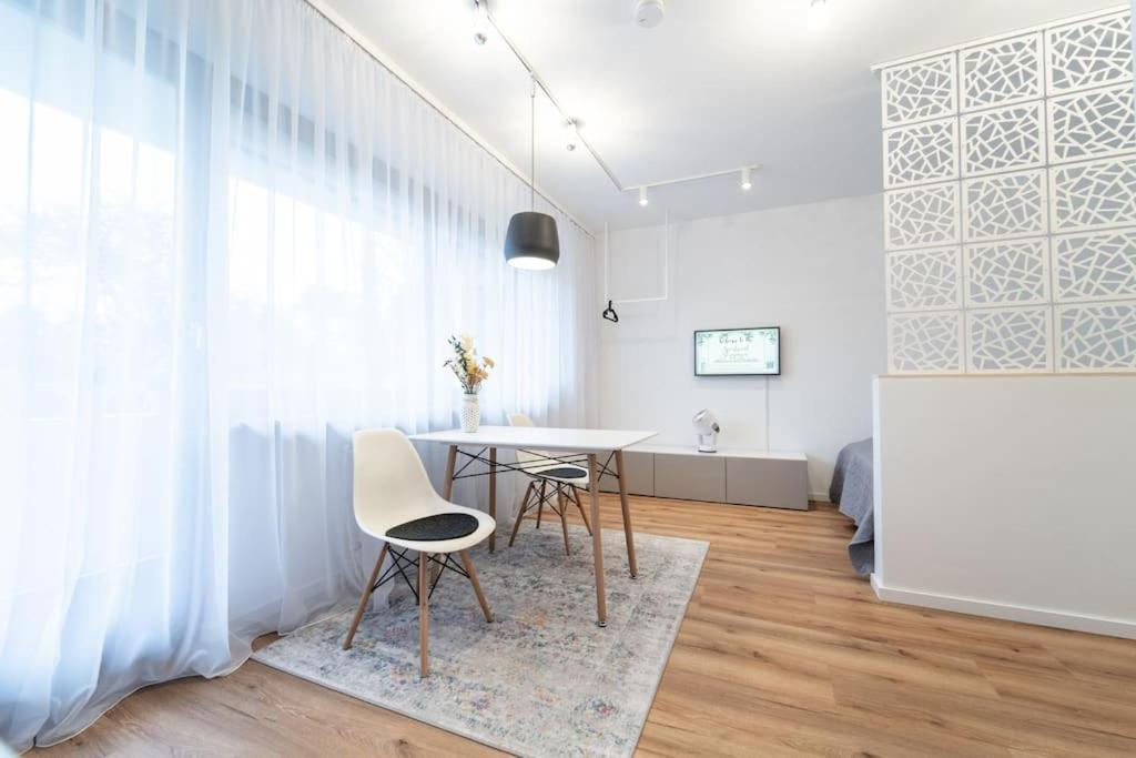 Mit Balkon Und Privatparkplatz * Augsburg